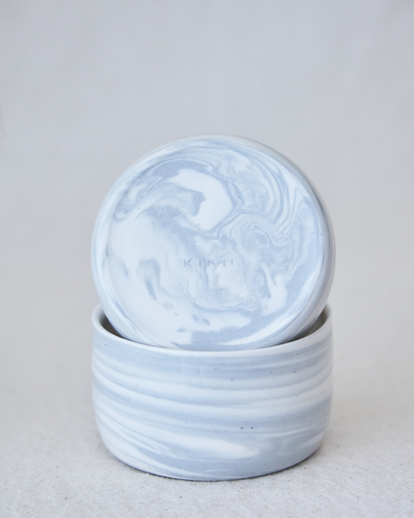 marbled porcelain ramekins (fine)